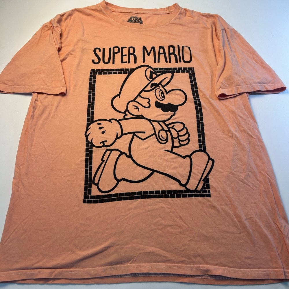 Nintendo Super Mario Graphic Tee - Peach and Black